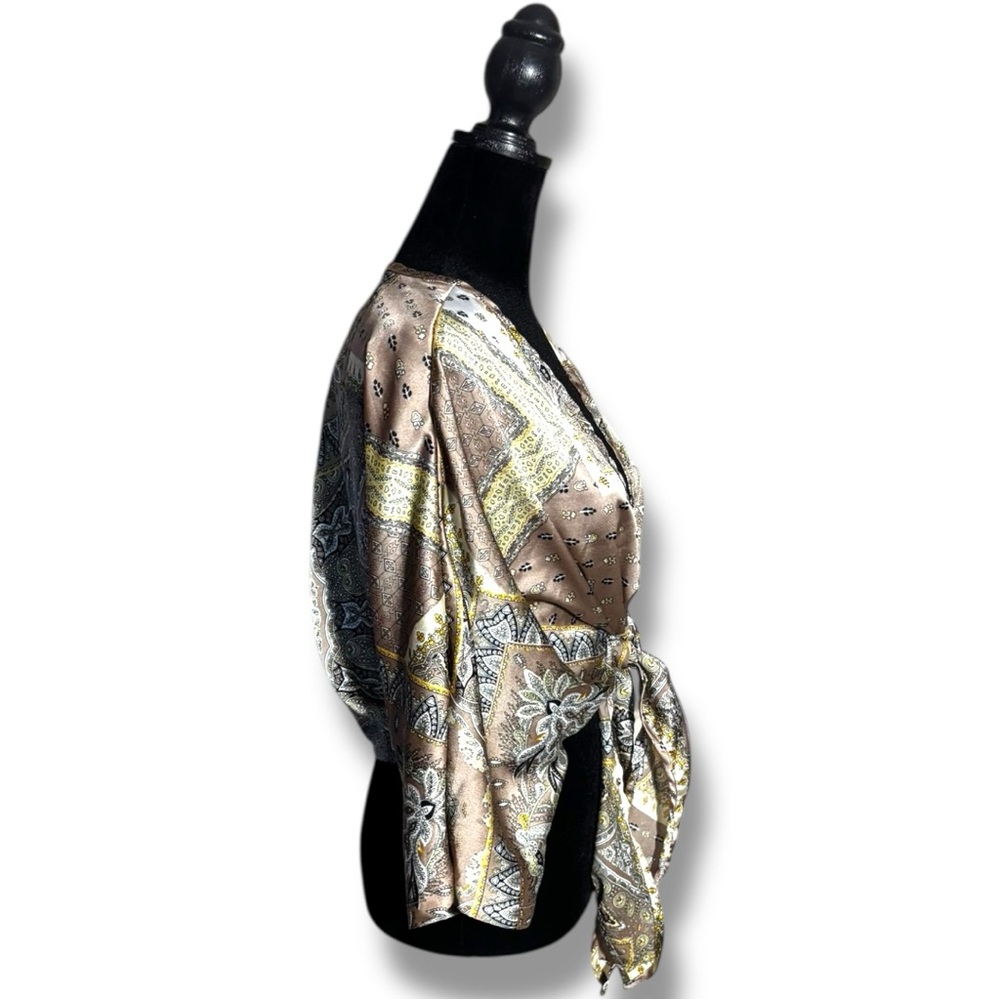 SHEIN Paisley Cream/Gold/Brown Tie-Front Collarless Cropped Festival Blouse - Picture 6 of 16